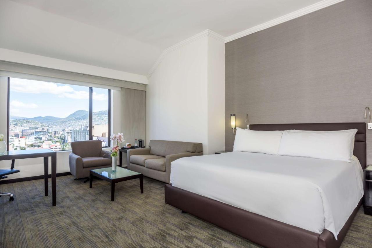 Nh Collection Quito Royal Hotel Exterior photo