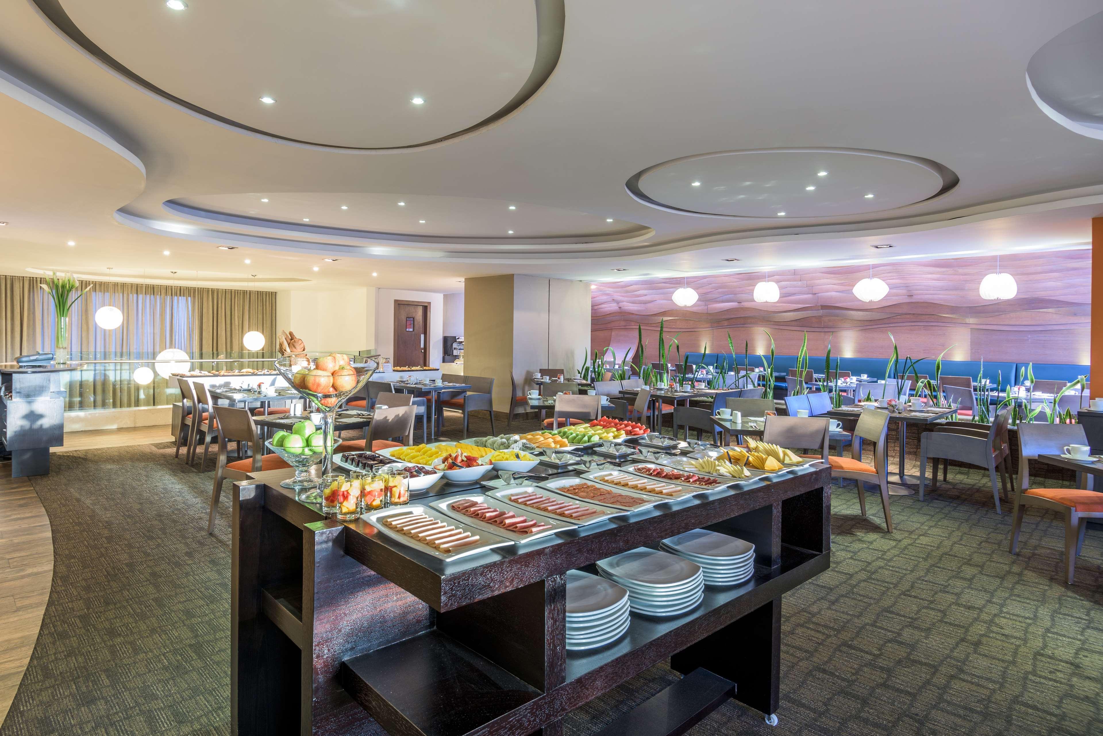 Nh Collection Quito Royal Hotel Exterior photo