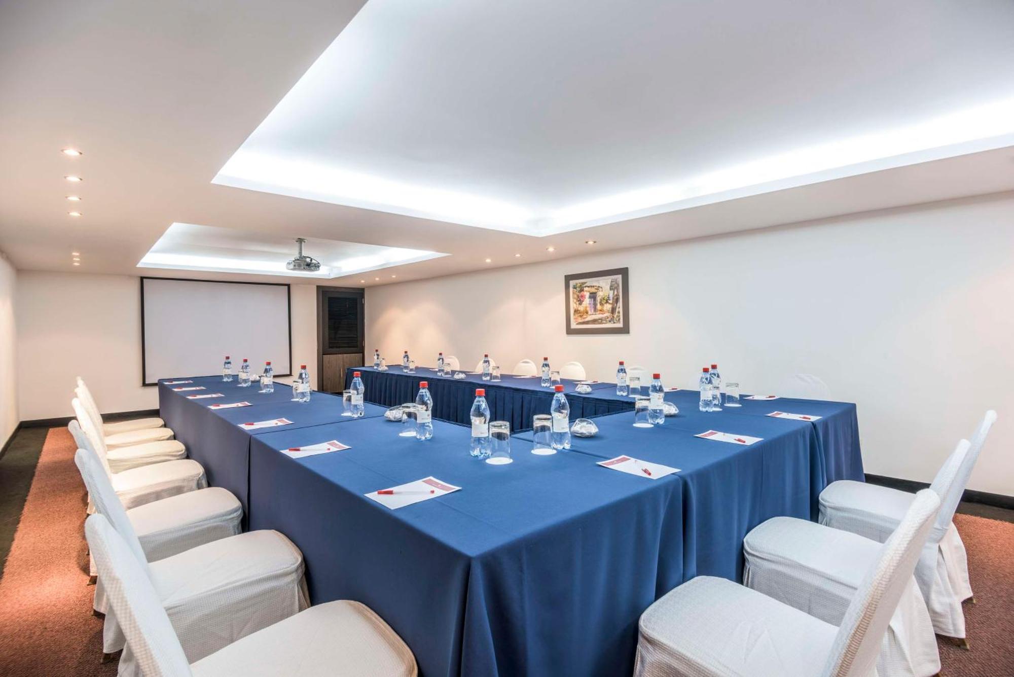 Nh Collection Quito Royal Hotel Exterior photo